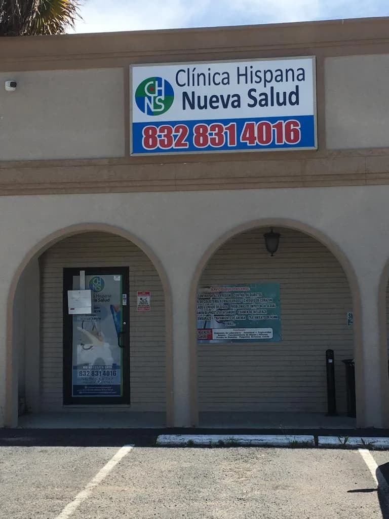 Fachada de Clínica Hispana Nueva Salud en 7640 Bellfort Ave Ste A, Houston, TX